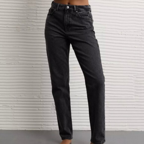 American Eagle Strigid Mom Jean - Picture 2 of 6